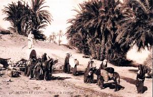 2975- Algerie - Scene de Vie - Leila et la Fontaine